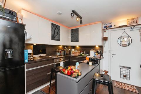1 bedroom flat for sale, Alencon Link, Basingstoke, Hampshire, RG21