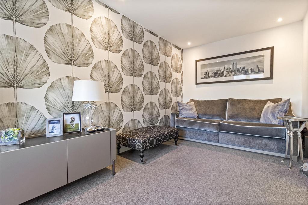 33 Alinora Crescent-031.JPG