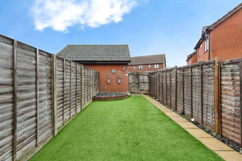 2 bedroom terraced house for sale, Wights Walk, Basingstoke, Hampshire, RG22