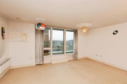 1 bedroom flat for sale, Alencon Link, Basingstoke, Hampshire, RG21