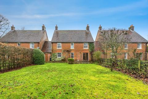 undefined, Dummer, Basingstoke, Hampshire, RG25