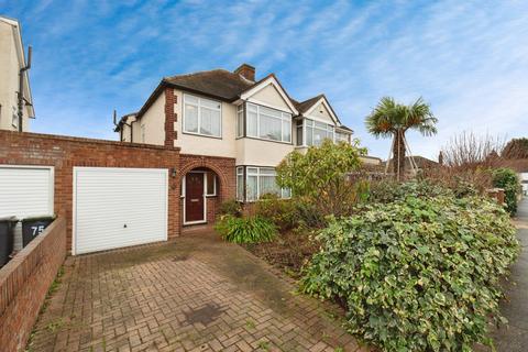 Bolton Road, Chessington, Surrey, KT9