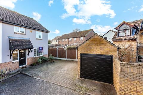 Murrell Lock, Chelmer Village, Chelmsford, Essex, CM2