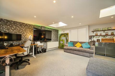 4 bedroom semi-detached house for sale, Barossa Road, Camberley, Surrey, GU15