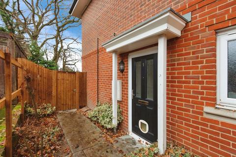 1 bedroom maisonette for sale, Balmoral Drive, CAMBERLEY, Surrey, GU16