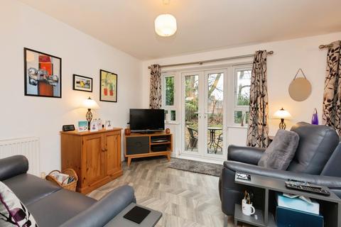 1 bedroom maisonette for sale, Balmoral Drive, CAMBERLEY, Surrey, GU16