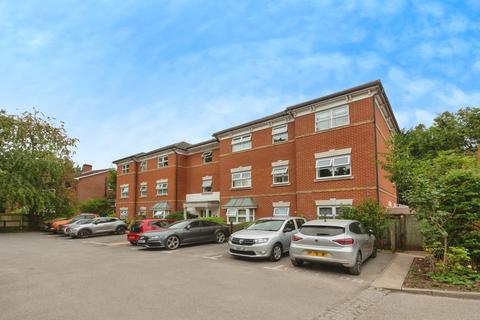 2 bedroom flat for sale, Gordon Crescent, Camberley, Surrey, GU15