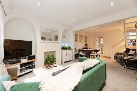 undefined, Portsmouth Road, Thames Ditton, KT7