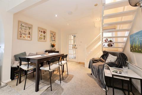 undefined, Portsmouth Road, Thames Ditton, KT7