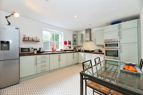 3 bedroom flat for sale, Portsmouth Road, Esher, Surrey, KT10