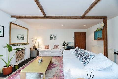 3 bedroom flat for sale, Portsmouth Road, Esher, Surrey, KT10
