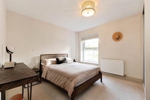 undefined, Portsmouth Road, Thames Ditton, Surrey, KT7