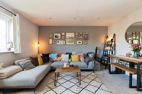 Sherriff Close, Esher, Surrey, KT10
