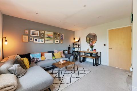 2 bedroom flat for sale, Sherriff Close, Esher, Surrey, KT10