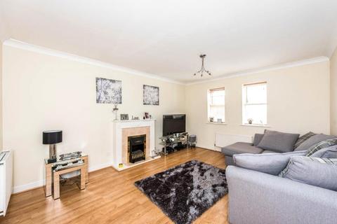 2 bedroom flat for sale, Lyster Mews, Cobham, Surrey, KT11