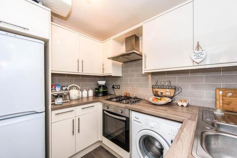 2 bedroom flat for sale, Lyster Mews, Cobham, Surrey, KT11