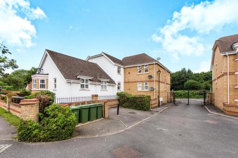 2 bedroom flat for sale, Lyster Mews, Cobham, Surrey, KT11