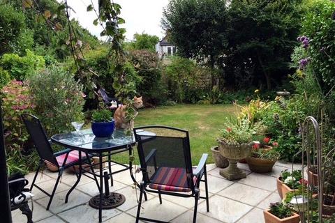 2 bedroom maisonette for sale, Albany Crescent, Claygate, Esher, Surrey, KT10