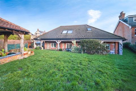 3 bedroom bungalow for sale, Farnborough Road, Farnham, GU9