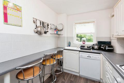 2 bedroom flat for sale, Boundary Road, Farnborough, Hampshire, GU14