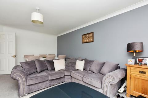 2 bedroom flat for sale, Boundary Road, Farnborough, Hampshire, GU14