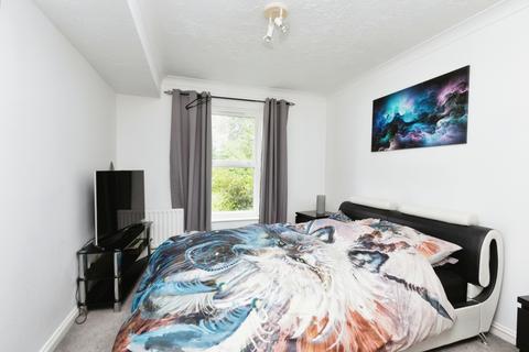 2 bedroom flat for sale, Boundary Road, Farnborough, Hampshire, GU14
