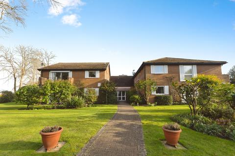 2 bedroom flat for sale, Knowle Lane, Cranleigh, Surrey, GU6