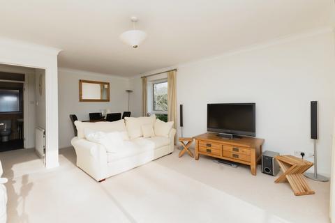 2 bedroom flat for sale, Knowle Lane, Cranleigh, Surrey, GU6