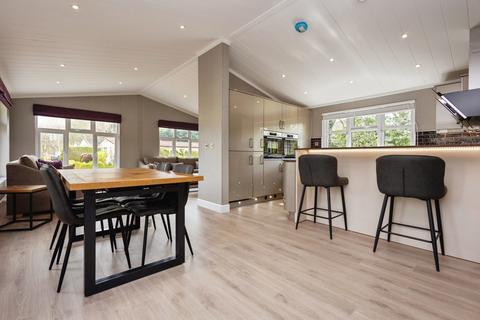 2 bedroom bungalow for sale, Warren Park, Portsmouth Road, Thursley, Godalming, GU8