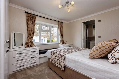 2 bedroom bungalow for sale, Warren Park, Portsmouth Road, Thursley, Godalming, GU8