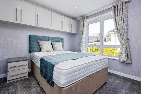 2 bedroom bungalow for sale, Warren Park, Portsmouth Road, Thursley, Godalming, GU8
