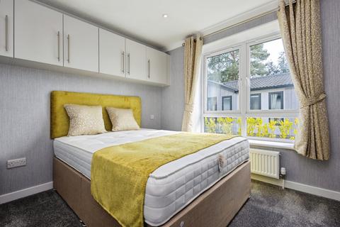 2 bedroom bungalow for sale, Warren Park, Portsmouth Road, Thursley, Godalming, GU8