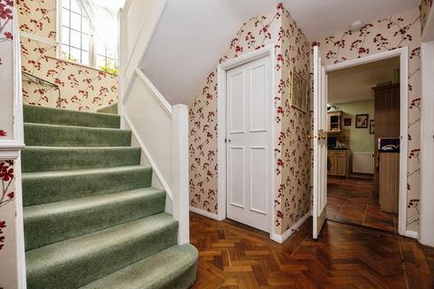 4 bedroom detached house for sale, Linersh Wood Close, Bramley, Guildford, Surrey, GU5