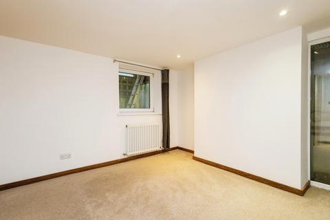 2 bedroom flat for sale, Farnham Road, Guildford, Surrey, GU2
