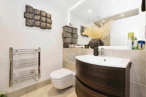 1 bedroom flat for sale, Chertsey Street, Guildford, Surrey, GU1