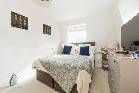 1 bedroom flat for sale, Chertsey Street, Guildford, Surrey, GU1