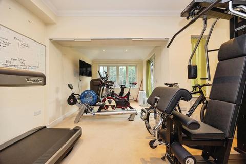 4 bedroom semi-detached house for sale, Railton Road, Guildford, Surrey, GU2