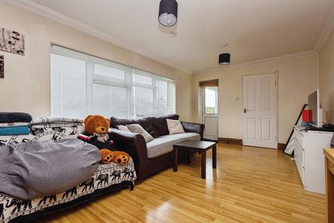 1 bedroom flat for sale, Cabell Road, Guildford, Surrey, GU2