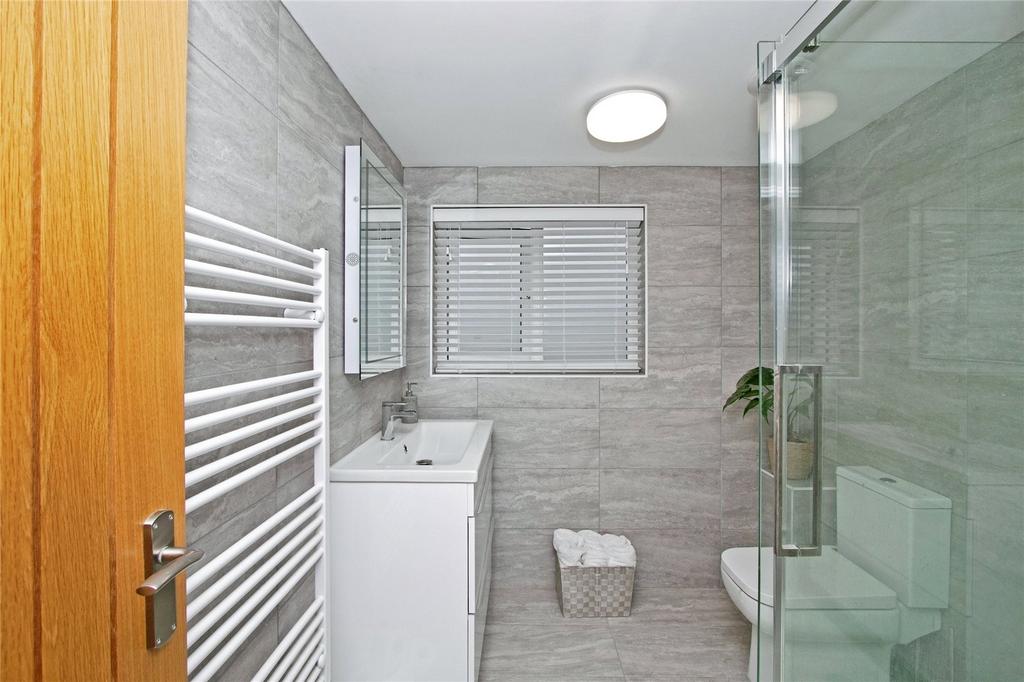 Shower/Cloakroom