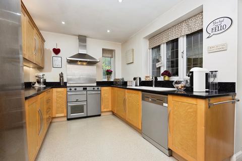 4 bedroom detached house for sale, Beechcroft Drive, Guildford, Surrey, GU2