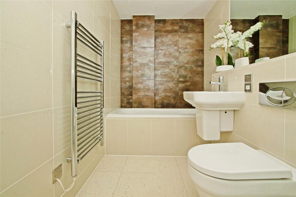 Bath/Shower Room