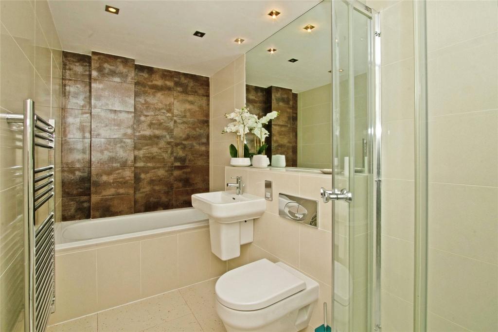 Bath/Shower Room