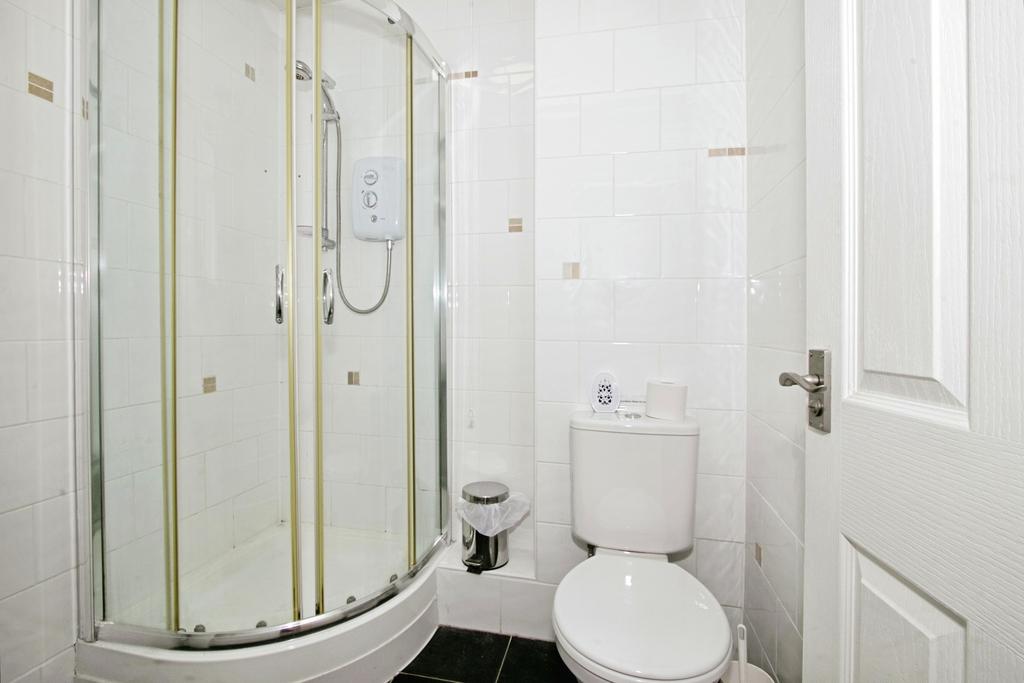 Shower/Cloakroom