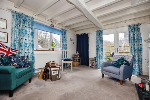 undefined, West End Cottages, Ripley, Woking, Surrey, GU23