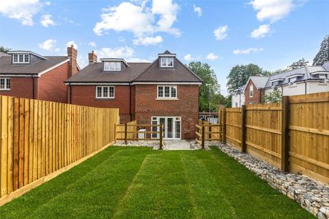 3 bedroom semi-detached house for sale, Tillingbourne Gardens, Gomshall, Guildford, Surrey, GU5