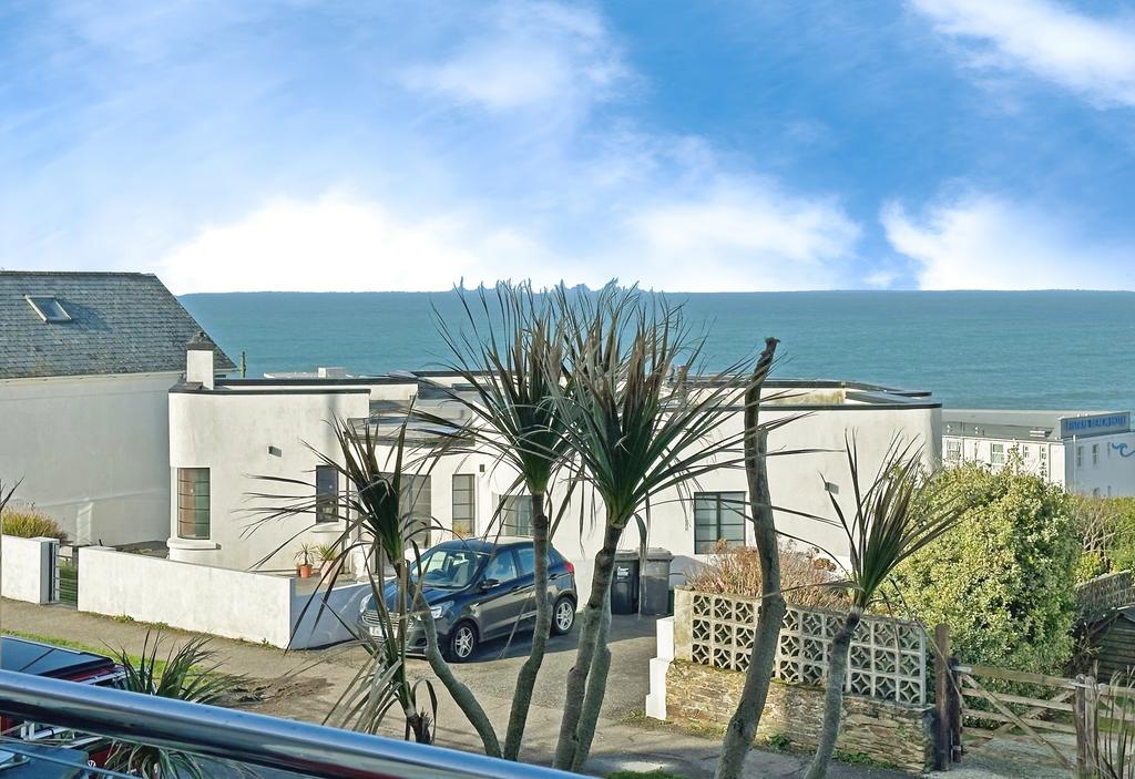 Sea View Front