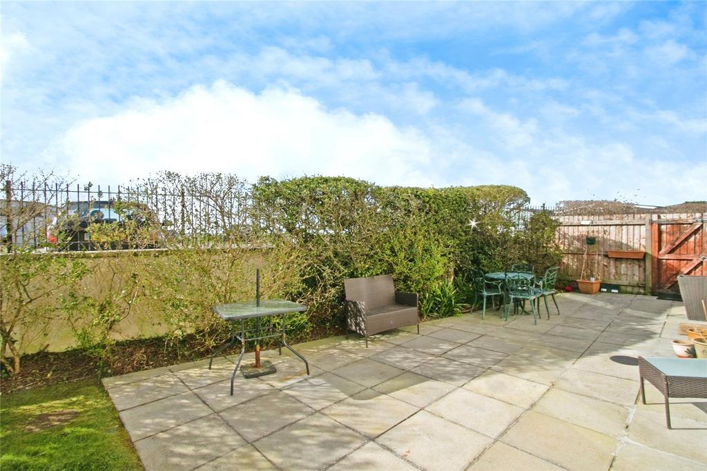 Rear Patio Garden