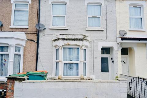 3 bedroom terraced house for sale, Woodstock Road, London E7