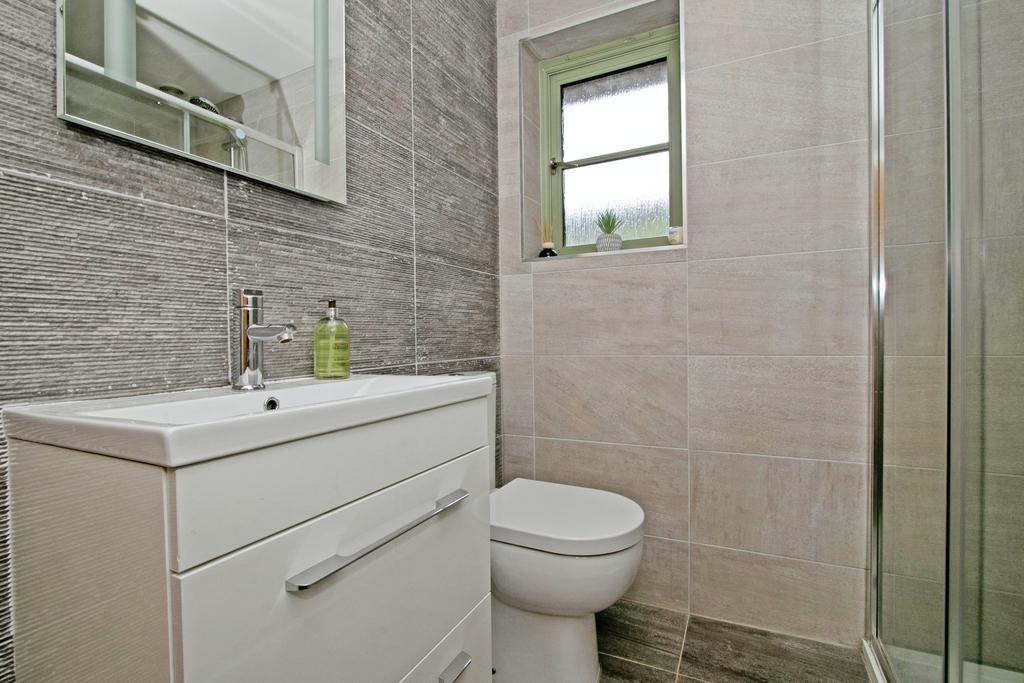 Shower/Cloakroom