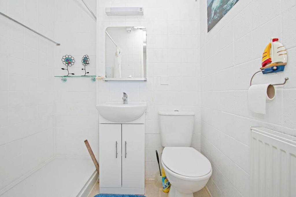 Shower/Cloakroom